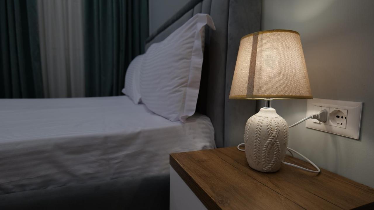 Kristi Apartments 02 ティラナ エクステリア 写真