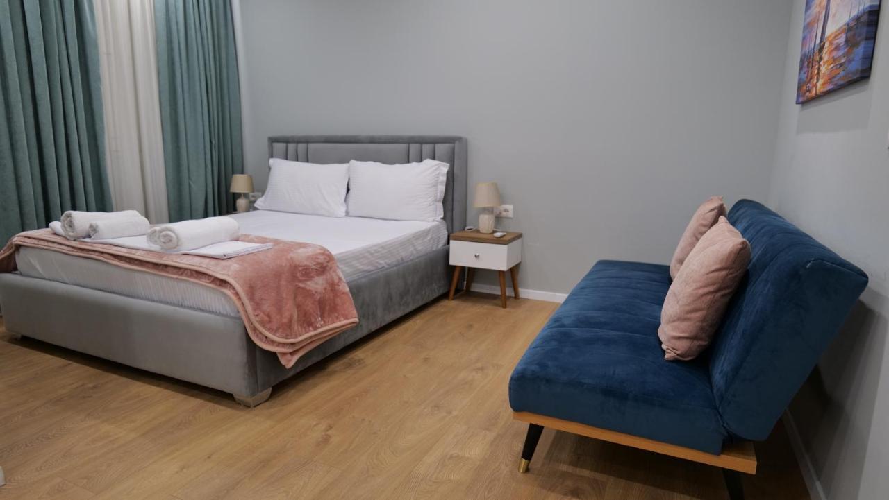 Kristi Apartments 02 ティラナ エクステリア 写真